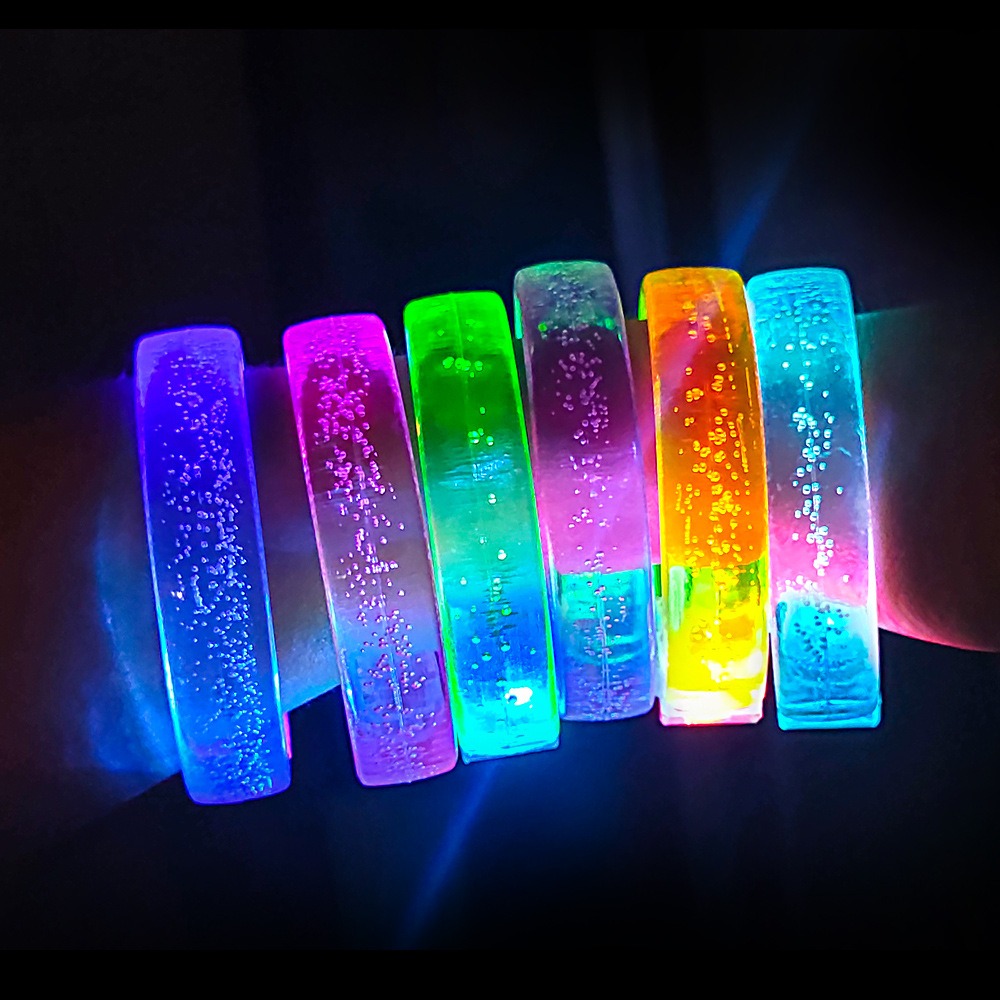 5/8/10 Stück LED Glow Armreif  – Glow In The Dark Party Glasses Bewertung und Preis
